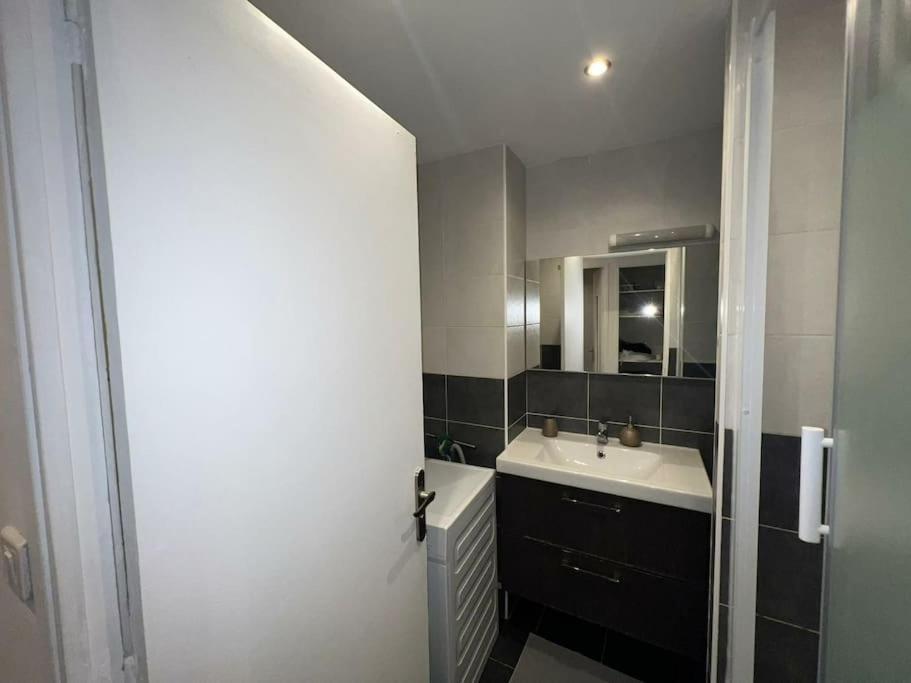 Grand Appartement Climatise Et Fonctionnel Marselha Exterior foto