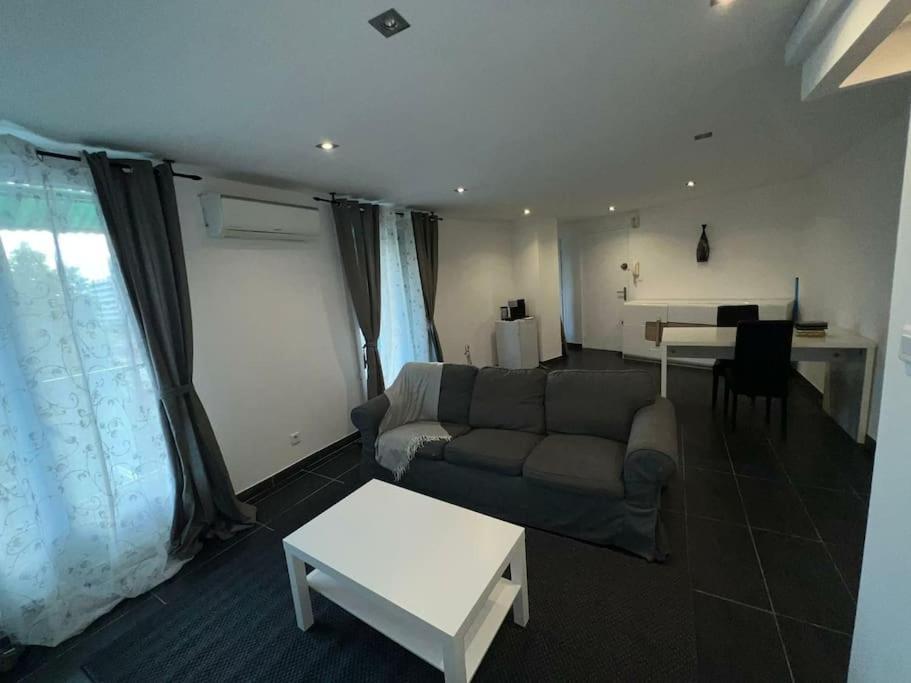 Grand Appartement Climatise Et Fonctionnel Marselha Exterior foto
